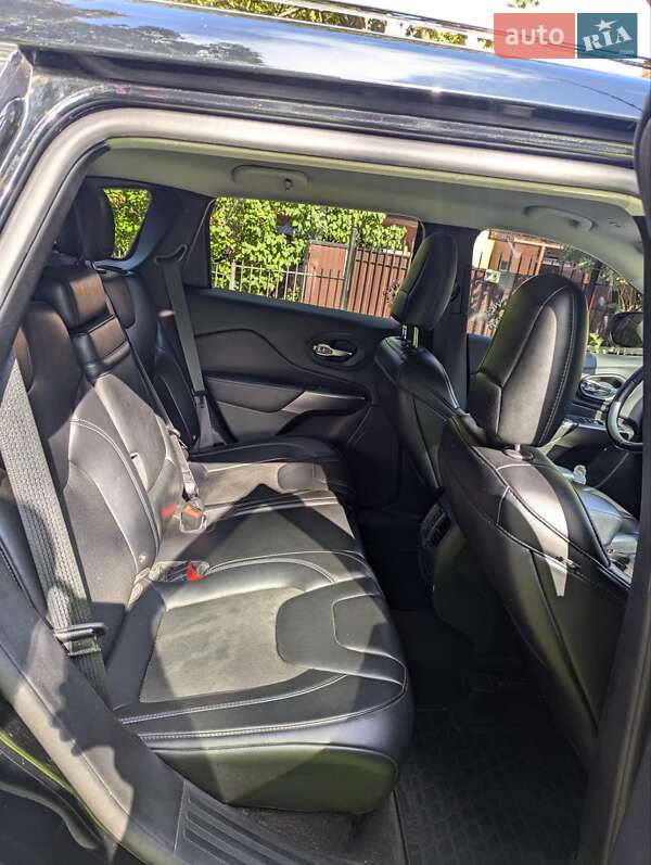 Внедорожник / Кроссовер Jeep Cherokee 2018 в Одессе