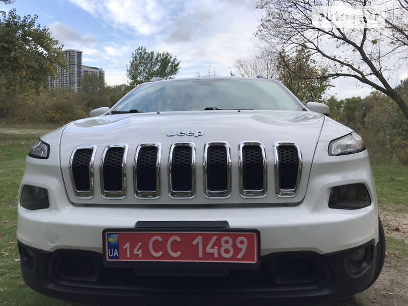 Внедорожник / Кроссовер Jeep Cherokee 2015 в Киеве