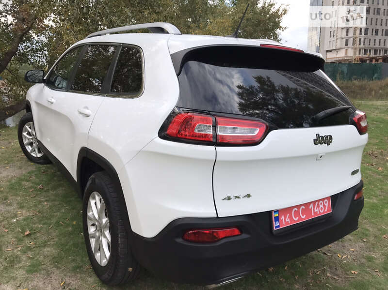 Внедорожник / Кроссовер Jeep Cherokee 2015 в Киеве