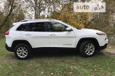 Внедорожник / Кроссовер Jeep Cherokee 2015 в 