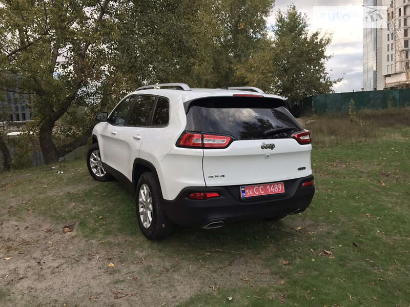 Внедорожник / Кроссовер Jeep Cherokee 2015 в Киеве