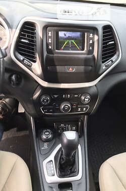 Внедорожник / Кроссовер Jeep Cherokee 2015 в 
