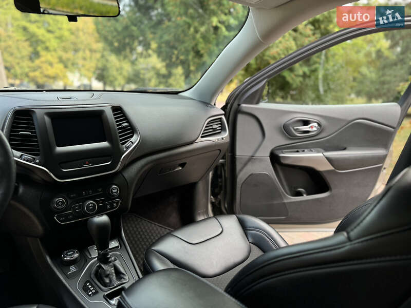 Позашляховик / Кросовер Jeep Cherokee 2018 в Києві