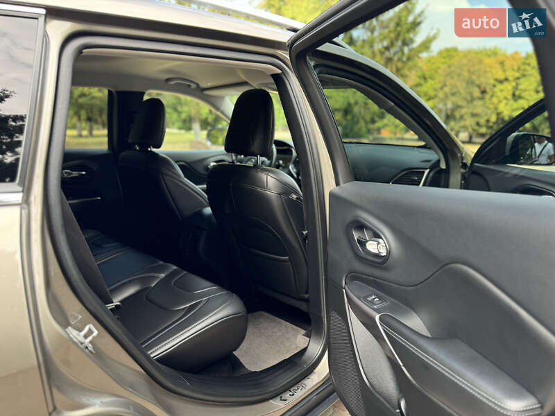 Позашляховик / Кросовер Jeep Cherokee 2018 в Києві