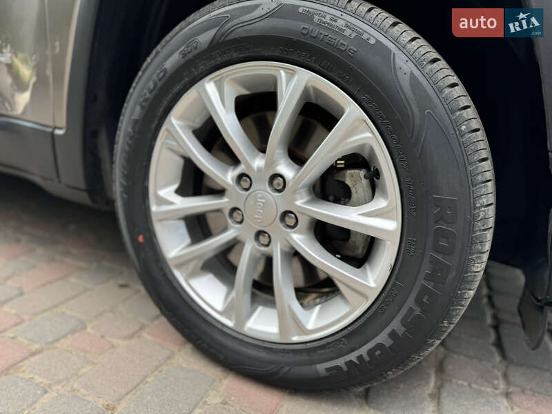 Позашляховик / Кросовер Jeep Cherokee 2018 в Києві