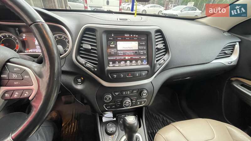 Внедорожник / Кроссовер Jeep Cherokee 2015 в Киеве