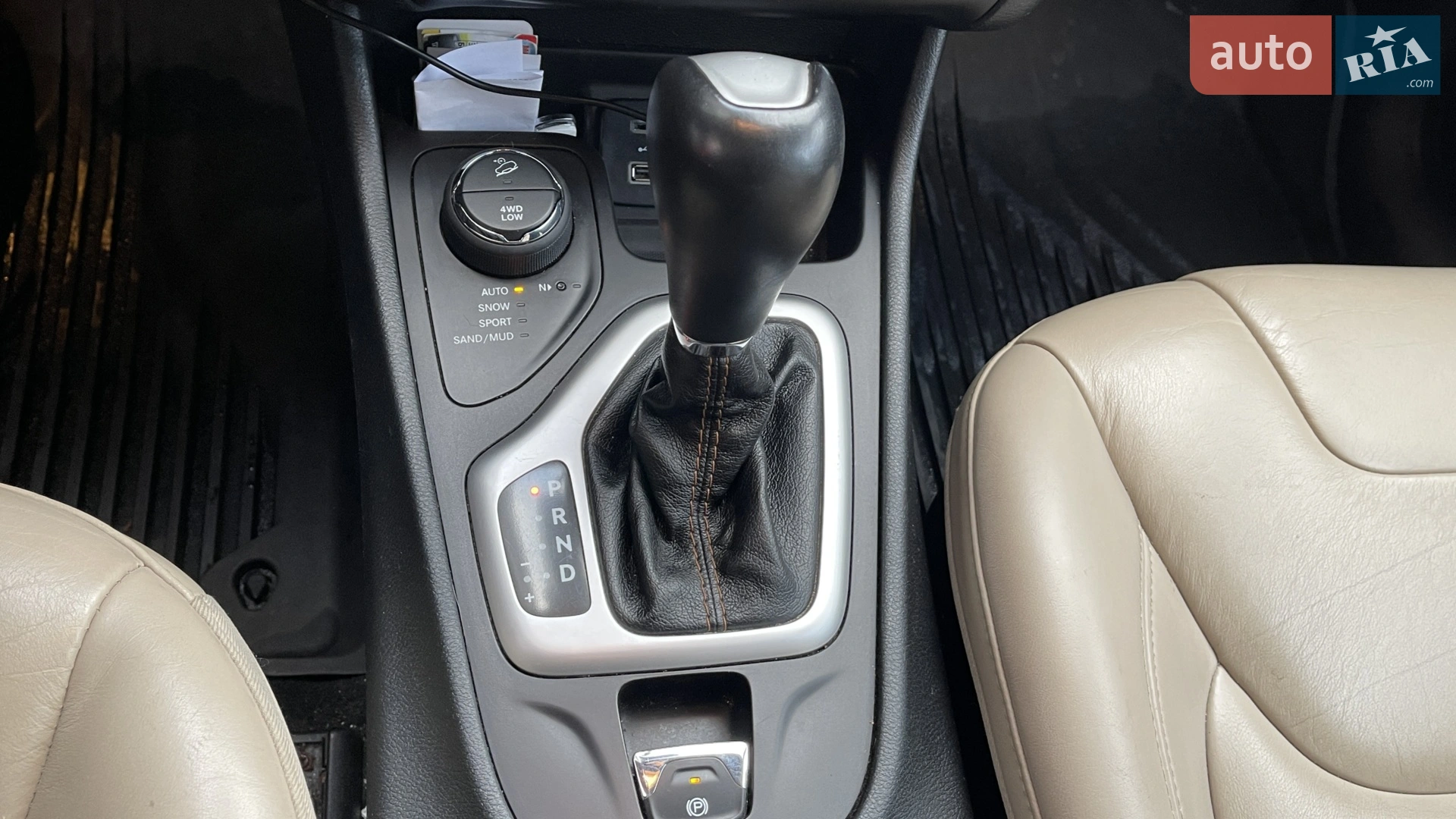 2015 Jeep Cherokee - мініатюра 19