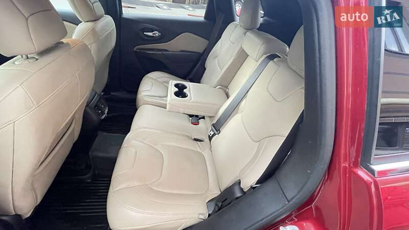 Внедорожник / Кроссовер Jeep Cherokee 2015 в Киеве