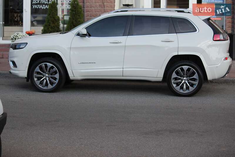 Внедорожник / Кроссовер Jeep Cherokee 2018 в Киеве