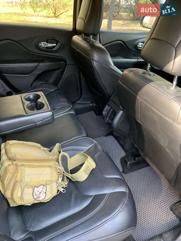 Позашляховик / Кросовер Jeep Cherokee 2013 в Полтаві фото 2 Позашляховик / Кросовер Jeep Cherokee 2013 в Полтаві