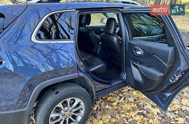 Позашляховик / Кросовер Jeep Cherokee 2020 в 