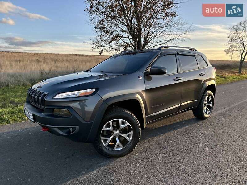 Внедорожник / Кроссовер Jeep Cherokee 2014 в Мукачево