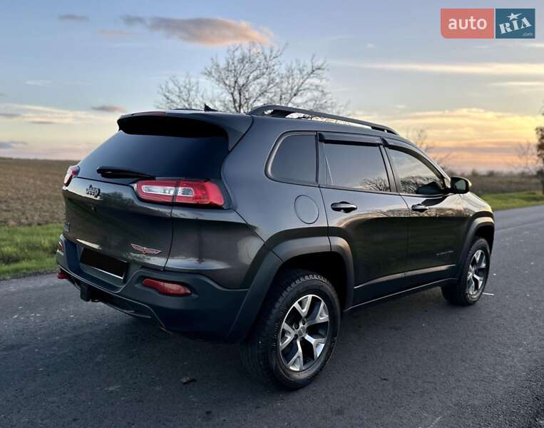 Внедорожник / Кроссовер Jeep Cherokee 2014 в Мукачево