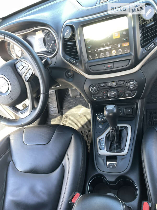 Внедорожник / Кроссовер Jeep Cherokee 2015 в Киеве фото 29 Внедорожник / Кроссовер Jeep Cherokee 2015 в Киеве
