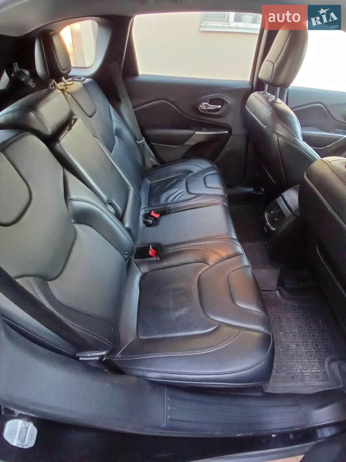 2019 Jeep Cherokee - мініатюра 13