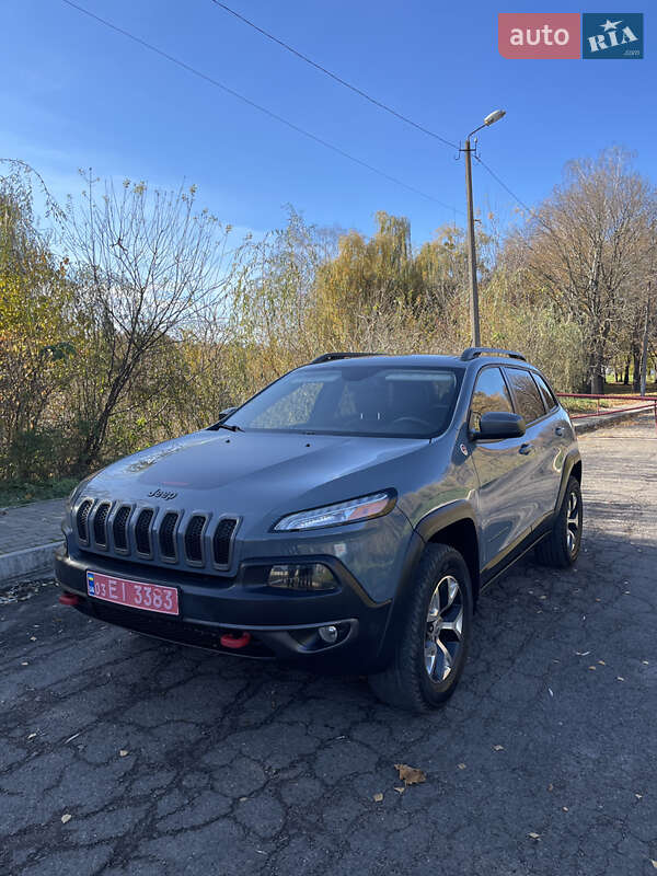 Внедорожник / Кроссовер Jeep Cherokee 2014 в Дубно