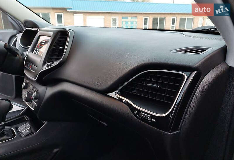 Позашляховик / Кросовер Jeep Cherokee 2019 в Києві