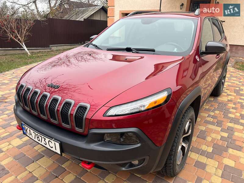 Внедорожник / Кроссовер Jeep Cherokee 2015 в Киеве