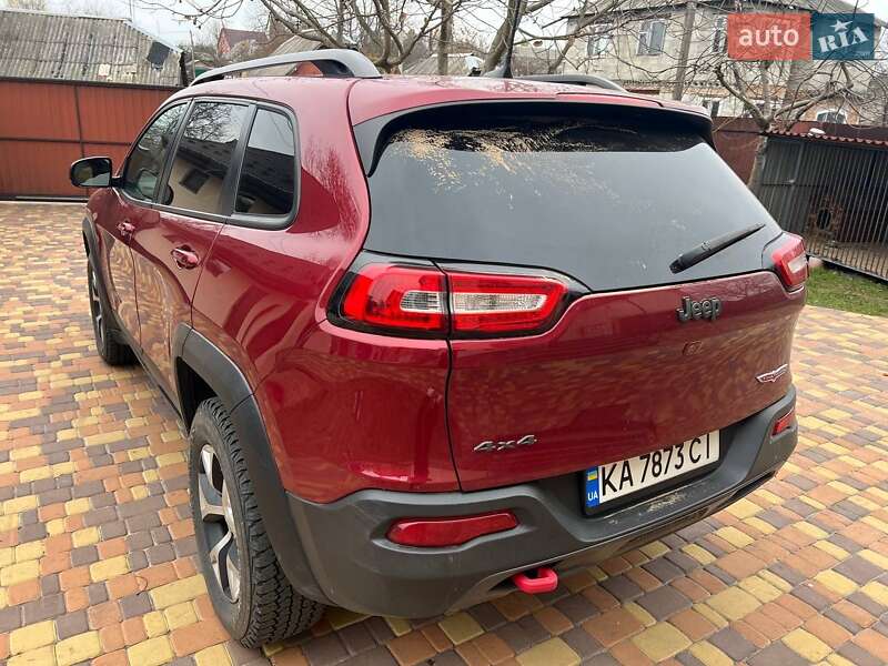 Внедорожник / Кроссовер Jeep Cherokee 2015 в Киеве