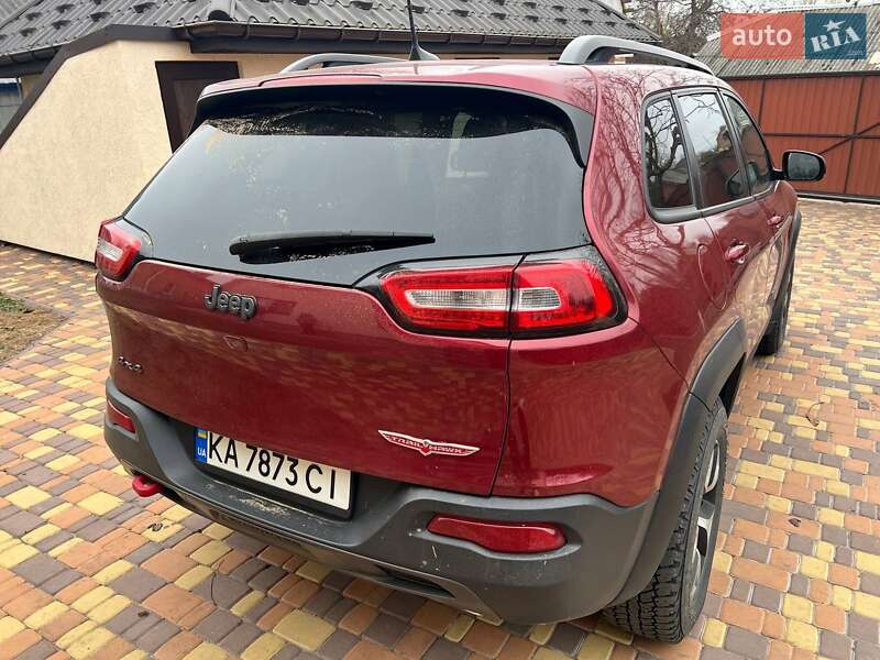 Внедорожник / Кроссовер Jeep Cherokee 2015 в Киеве