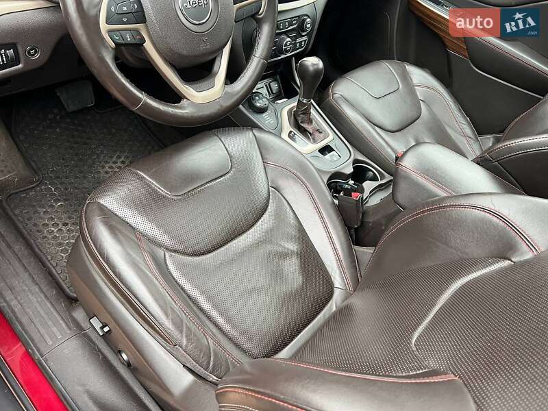 Внедорожник / Кроссовер Jeep Cherokee 2015 в Киеве
