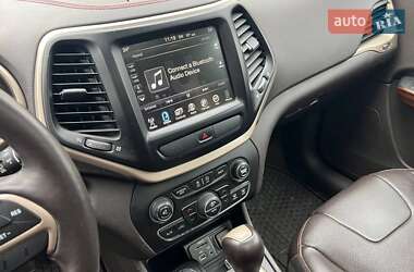 Внедорожник / Кроссовер Jeep Cherokee 2015 в 