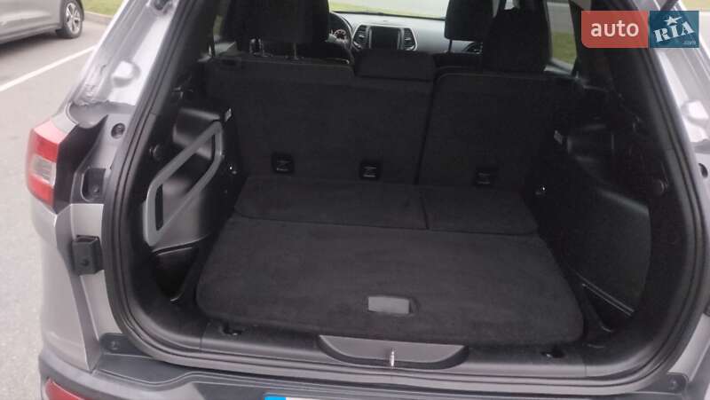 Позашляховик / Кросовер Jeep Cherokee 2015 в Вінниці