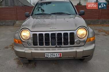 Внедорожник / Кроссовер Jeep Cherokee 2006 в Сарнах