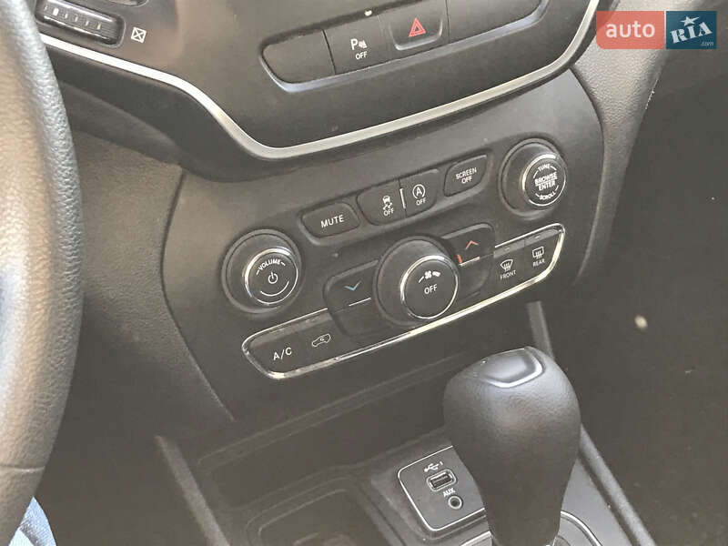 Позашляховик / Кросовер Jeep Cherokee 2019 в Києві