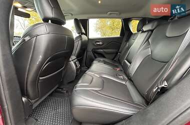 Внедорожник / Кроссовер Jeep Cherokee 2019 в 