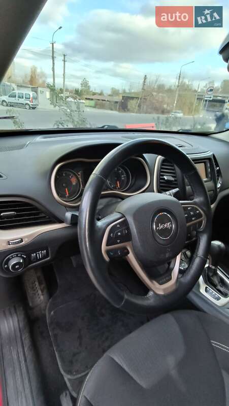 Внедорожник / Кроссовер Jeep Cherokee 2015 в Днепре