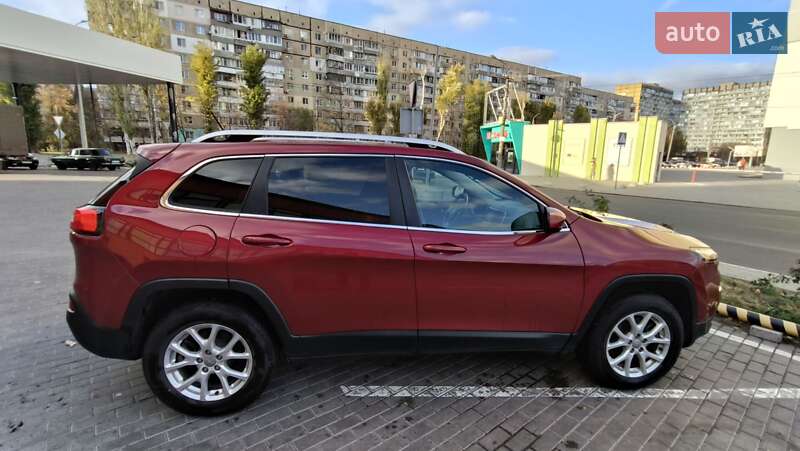 Внедорожник / Кроссовер Jeep Cherokee 2015 в Днепре