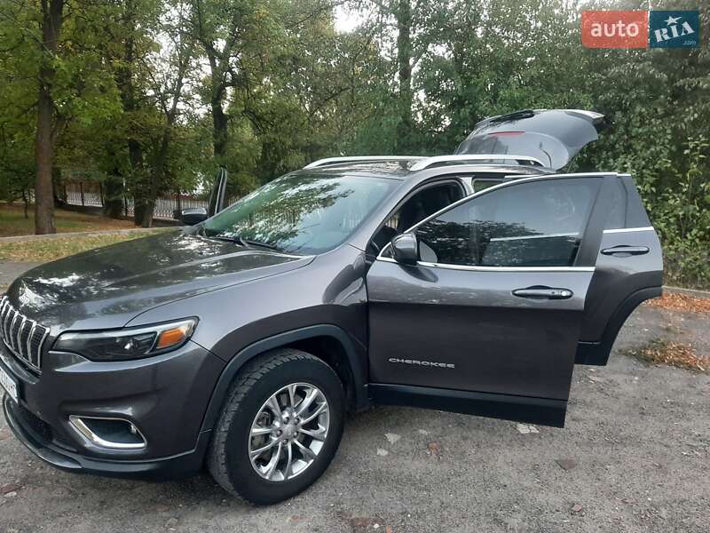 Внедорожник / Кроссовер Jeep Cherokee 2018 в Благовещенском
