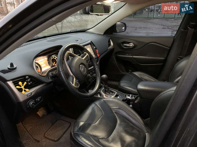 Позашляховик / Кросовер Jeep Cherokee 2013 в Полтаві фото 24 Позашляховик / Кросовер Jeep Cherokee 2013 в Полтаві