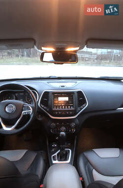 Внедорожник / Кроссовер Jeep Cherokee 2013 в Чернигове