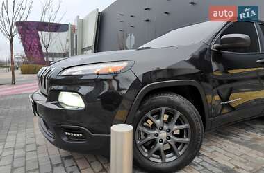 Внедорожник / Кроссовер Jeep Cherokee 2013 в Киеве