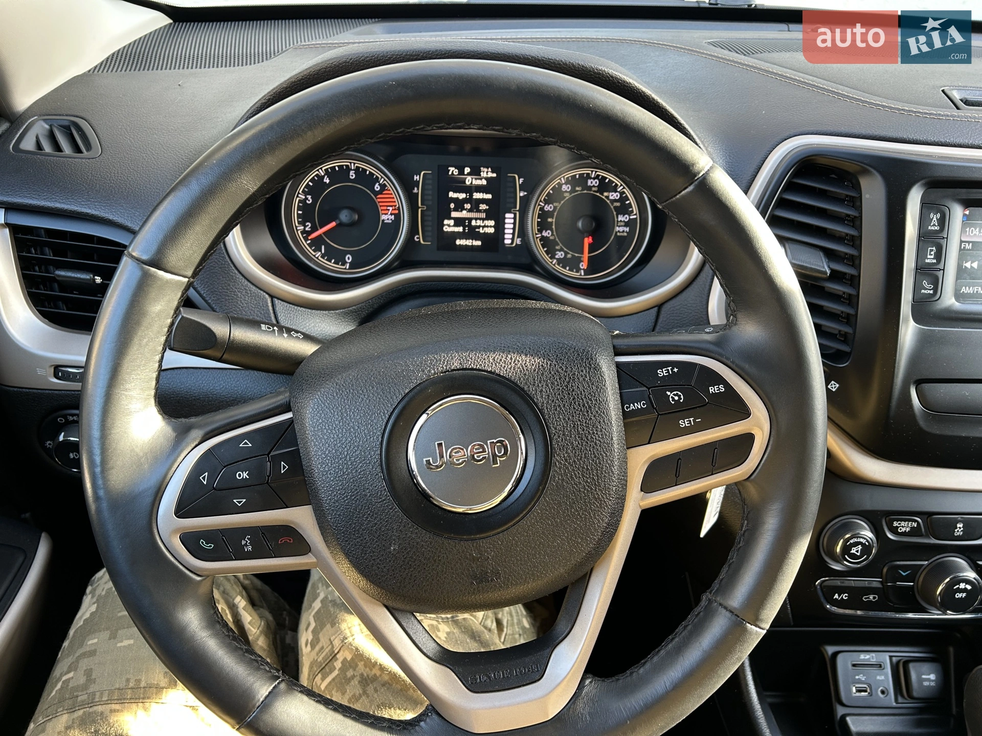 2017 Jeep Cherokee - мініатюра 14