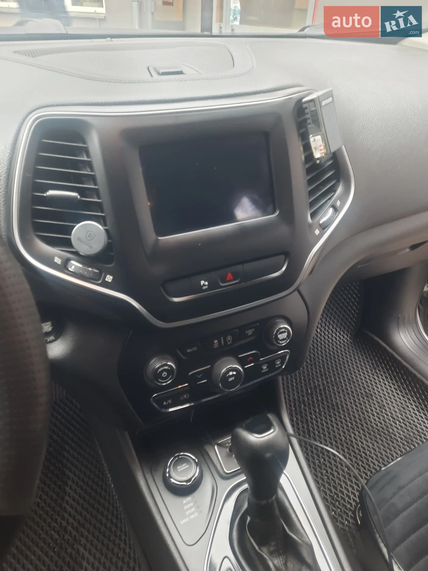 2019 Jeep Cherokee - мініатюра 5