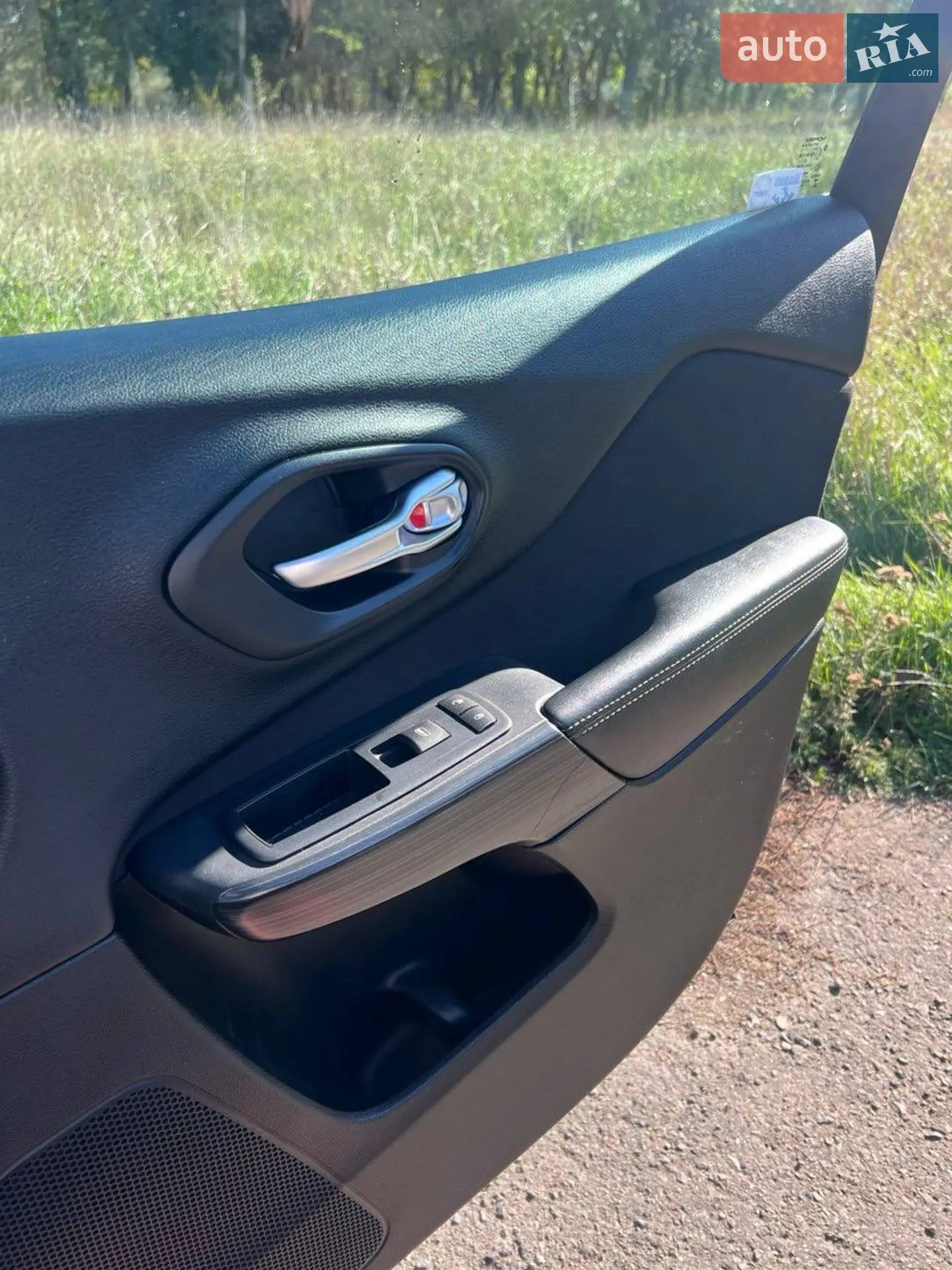 2015 Jeep Cherokee - мініатюра 11