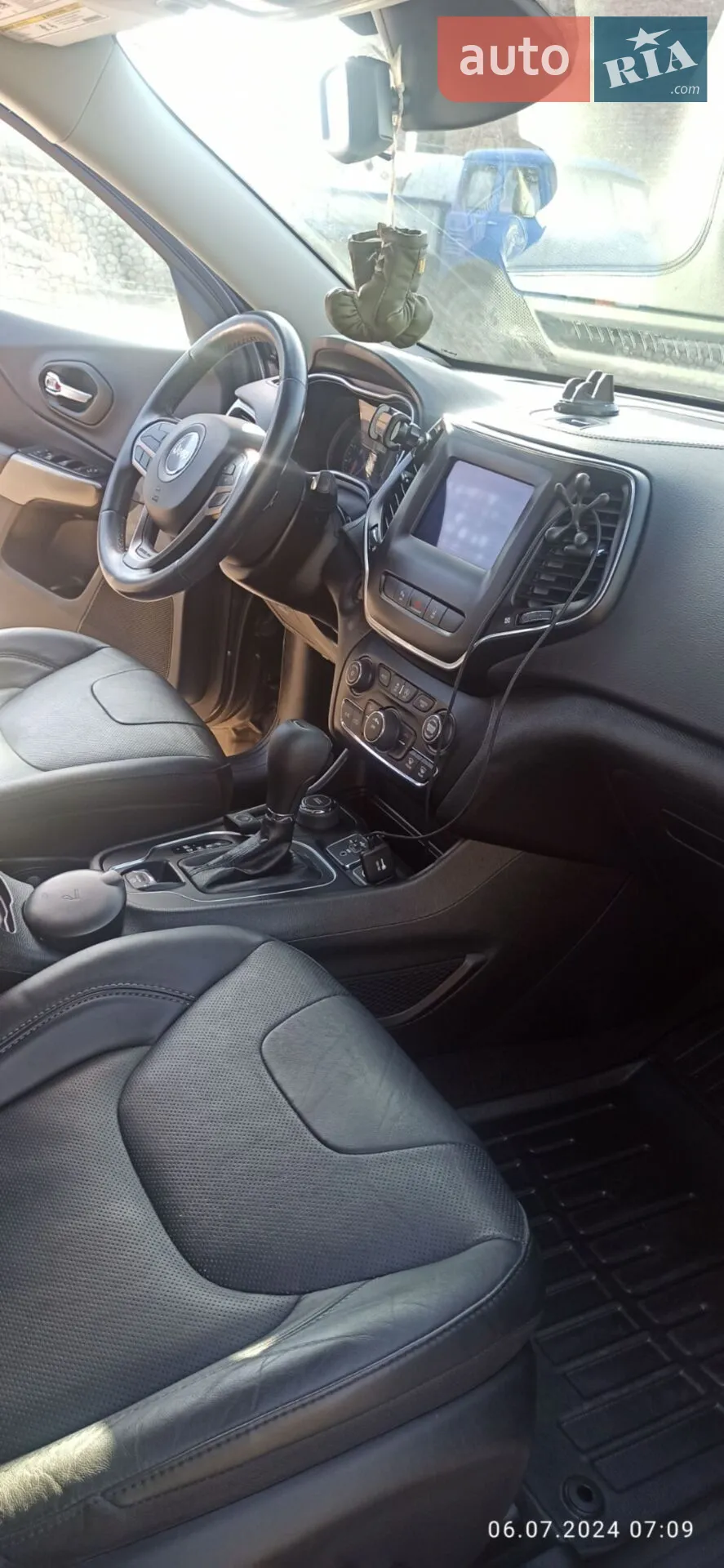 2020 Jeep Cherokee - мініатюра 27
