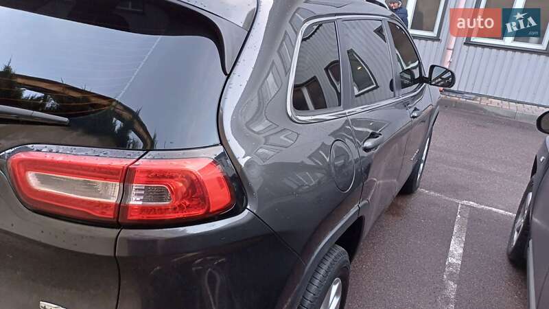 Позашляховик / Кросовер Jeep Cherokee 2016 в Києві