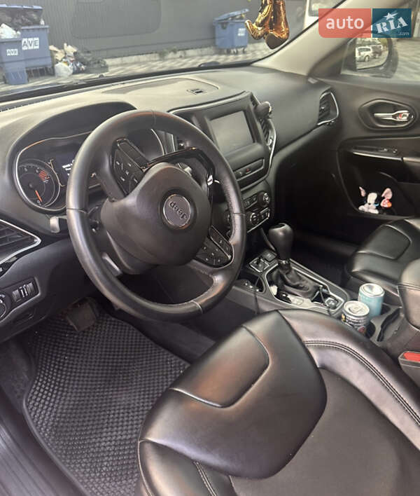 Внедорожник / Кроссовер Jeep Cherokee 2019 в Одессе