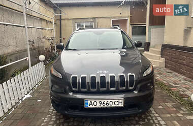 Позашляховик / Кросовер Jeep Cherokee 2015 в Косові