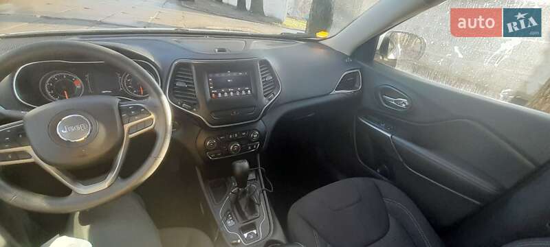 Внедорожник / Кроссовер Jeep Cherokee 2018 в Хмельницком