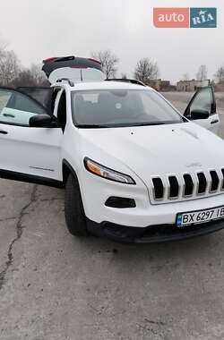 Внедорожник / Кроссовер Jeep Cherokee 2016 в Деражне