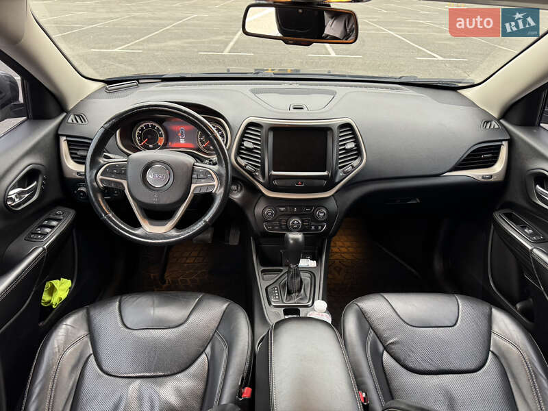 Внедорожник / Кроссовер Jeep Cherokee 2013 в Киеве