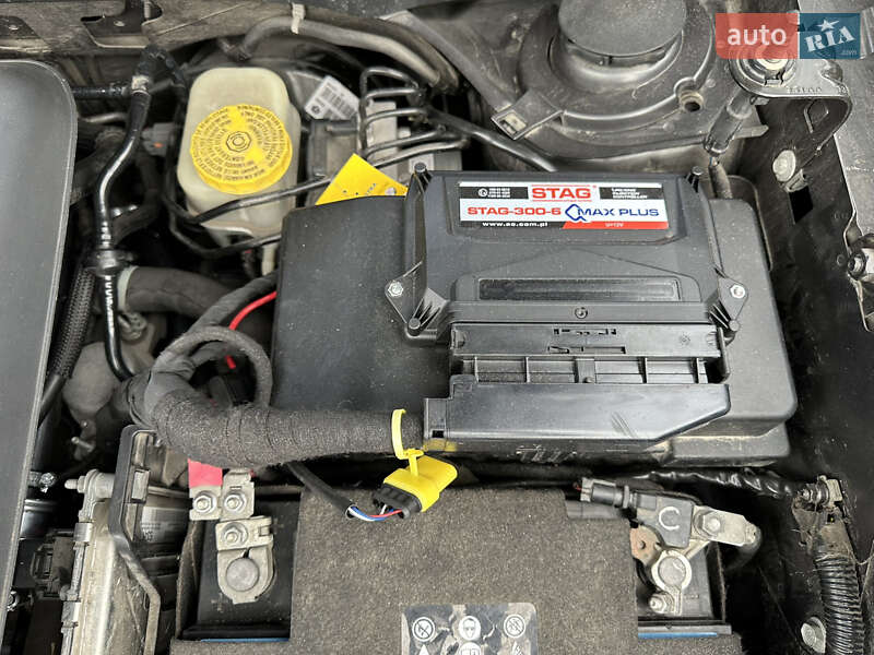 Позашляховик / Кросовер Jeep Cherokee 2015 в Львові