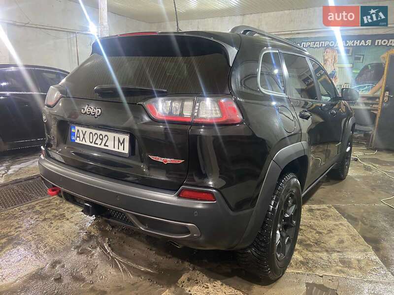 Позашляховик / Кросовер Jeep Cherokee 2018 в Краснограді