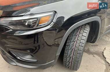 Внедорожник / Кроссовер Jeep Cherokee 2019 в 