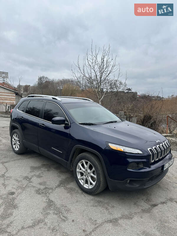Внедорожник / Кроссовер Jeep Cherokee 2015 в Киеве